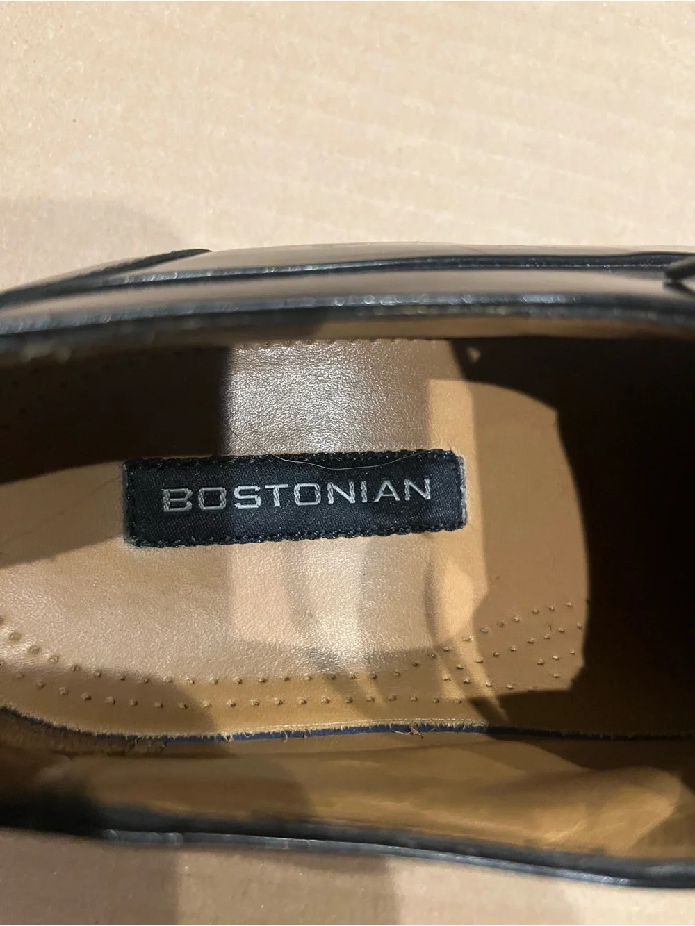 Bostonian polished black